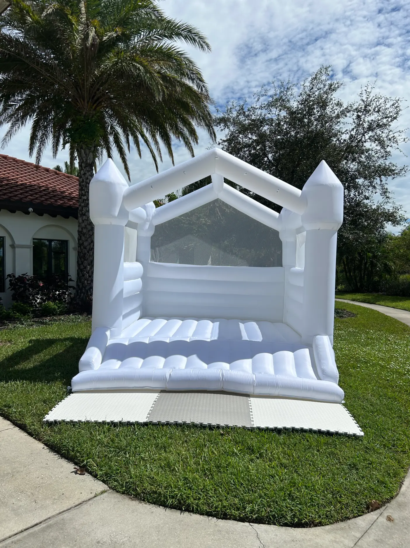 Bounce castle & bounce house rental with ball pit for toddler birthday party near Sarasota